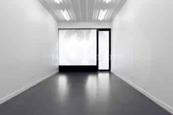 POLISHED RETAIL SPACE WITH HUGE STREET PRESENCE