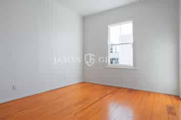 POLISHED RETAIL SPACE WITH HUGE STREET PRESENCE