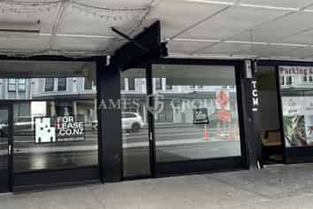 POLISHED RETAIL SPACE WITH HUGE STREET PRESENCE