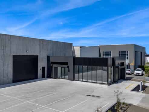 High-quality industrial - now complete