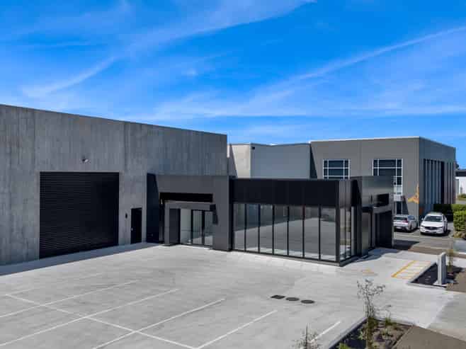 High-quality industrial - now complete