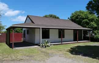 16 Victor Gr, Waikanae Beach