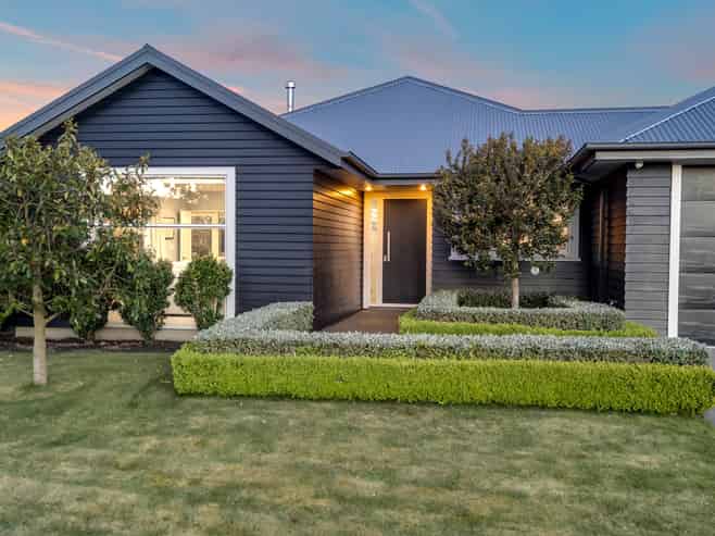 98 Infinity Drive, Pegasus