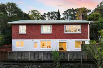 42 West Lynn Road, Titirangi