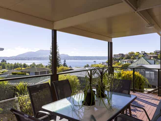 1 Scenic Heights, Acacia Bay