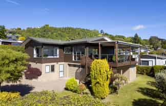 1 Scenic Heights, Acacia Bay