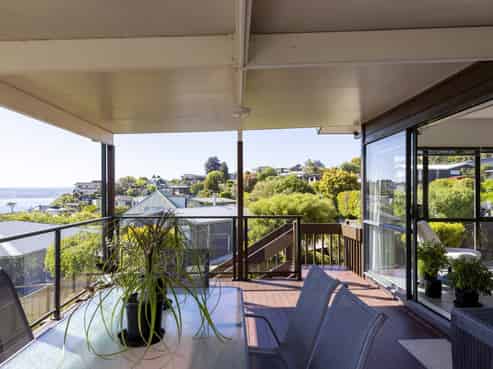 1 Scenic Heights, Acacia Bay