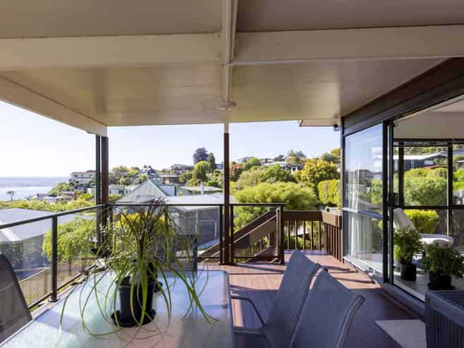 1 Scenic Heights, Acacia Bay
