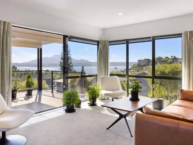 1 Scenic Heights, Acacia Bay