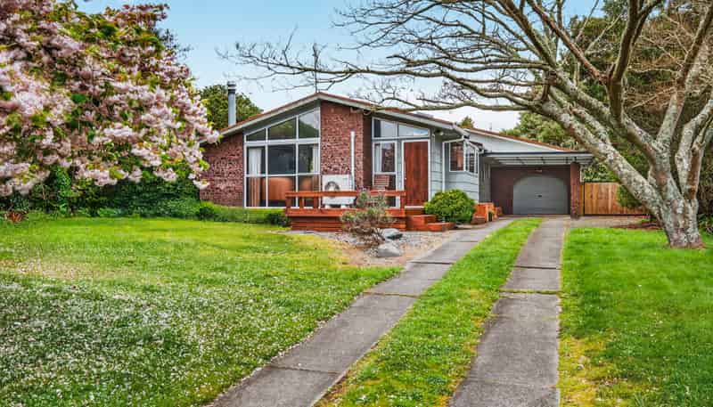 84 Hinemoa Avenue, Taupo