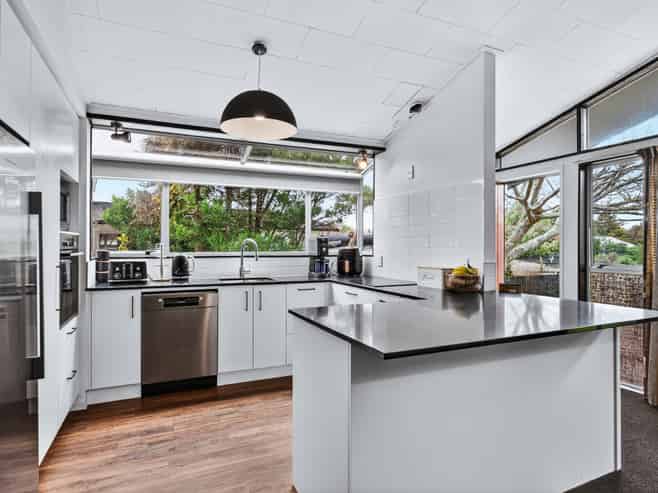 84 Hinemoa Avenue, Taupo