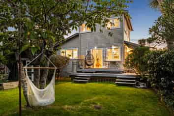 18 Raine Street, Karori