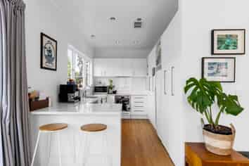 18 Raine Street, Karori