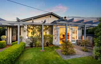 18 Raine Street, Karori