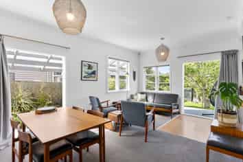 18 Raine Street, Karori