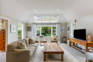 68 Friend Street, Karori