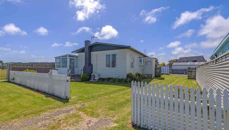 8 Hart Street, Foxton Beach