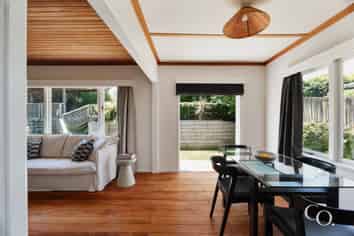 15 Bell Street, Judea