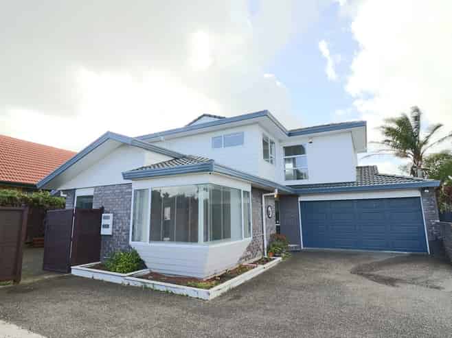 A/50 Whitford Road, Botany Downs