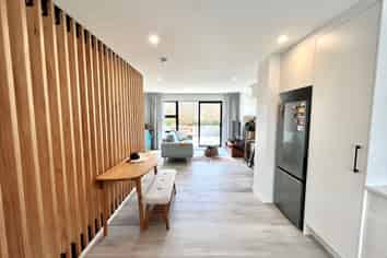 41 Ara Mara Hua, Henderson