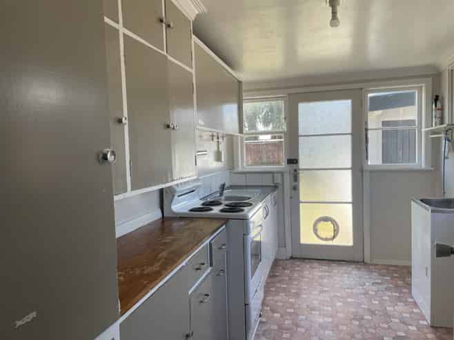 20B Bay Street, Petone