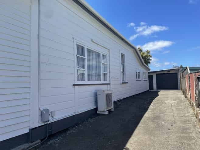 20B Bay Street, Petone