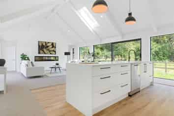 8 Molly Place, SOUTHBRIDGE