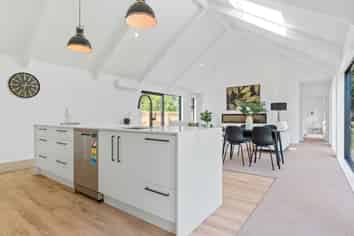 8 Molly Place, SOUTHBRIDGE