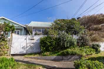192 Sutherland Road, Lyall Bay