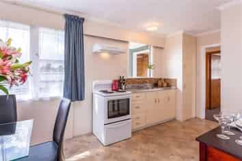 27 Riverpark Crescent, Henderson