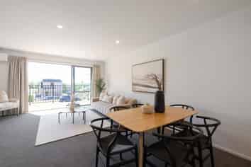 2/41 Thackeray Street, Hamilton Lake