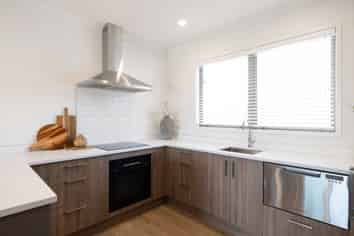 2/41 Thackeray Street, Hamilton Lake