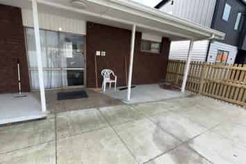 6 Fordyce Court, West End