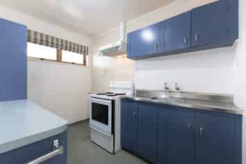 6 Fordyce Court, West End