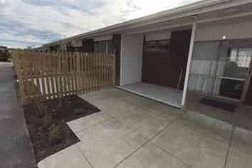 6 Fordyce Court, West End