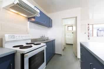 6 Fordyce Court, West End