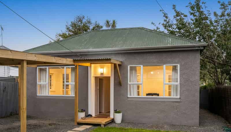 8 Coburn Avenue, NORTH EAST VALLEY