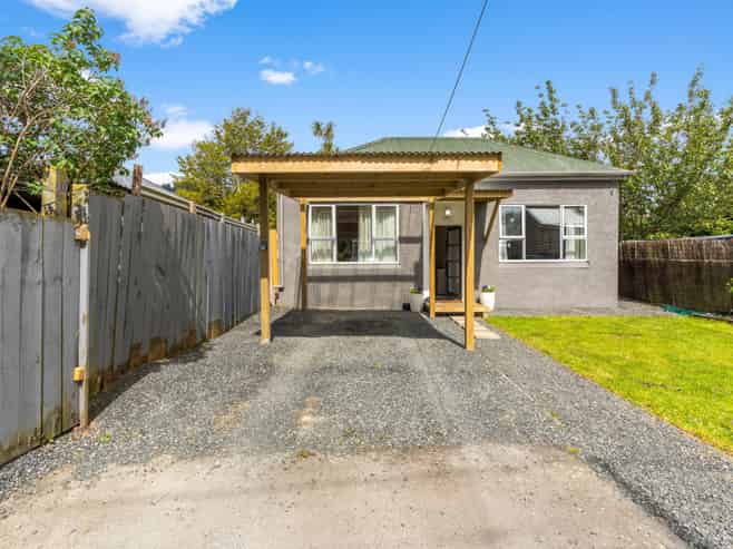 8 Coburn Avenue, NORTH EAST VALLEY