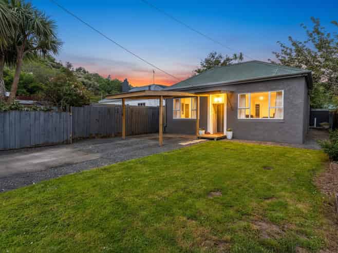 8 Coburn Avenue, NORTH EAST VALLEY