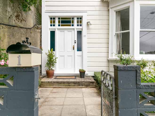51 Scarborough Terrace, Mount Victoria
