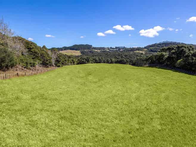  1223 Old North Road, Waimauku