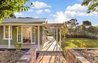  1223 Old North Road, Waimauku