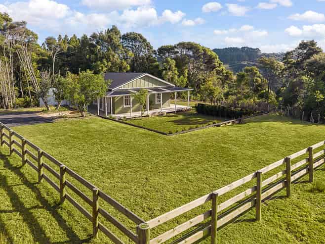  1223 Old North Road, Waimauku