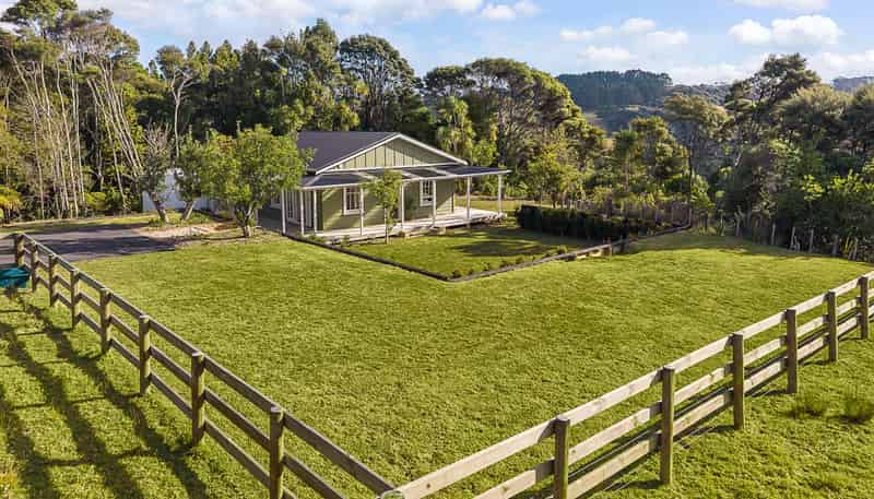  1223 Old North Road, Waimauku