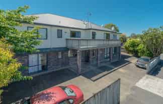 2/2 Baffles Crescent, Hillcrest