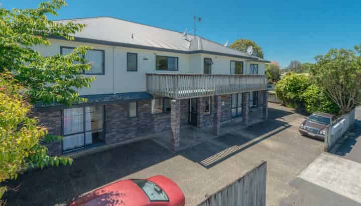 2/2 Baffles Crescent, Hillcrest