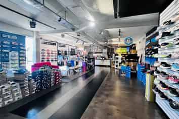 HIGH-EXPOSURE RETAIL / SHOWROOM ON MT EDEN ROAD
