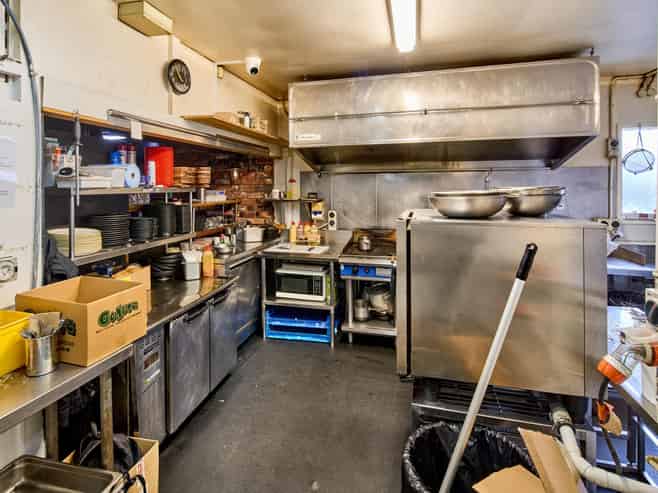 Iconic Mount Victoria freehold