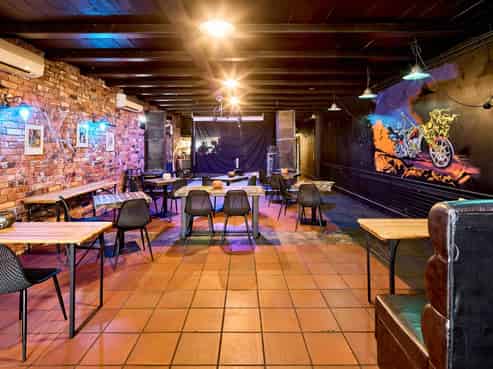 Iconic Mount Victoria freehold