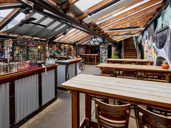 Iconic Mount Victoria freehold